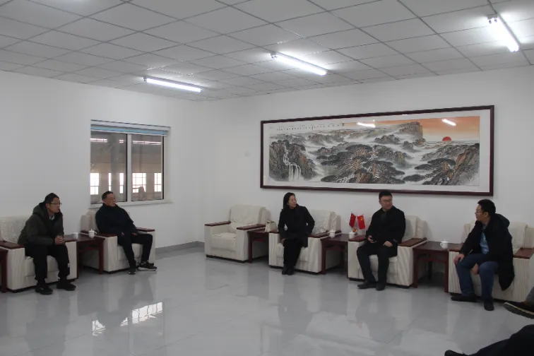 Wolkom in delegaasje fan Shandong University of Architecture om de plant te besykjen en gearwurking te ferkennen